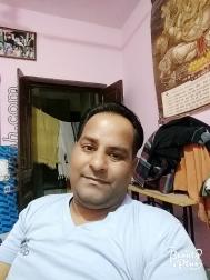 VHI8521  : Brahmin (Hindi)  from  Noida