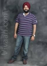 navneet_singh  : Arora (Punjabi)  from  Faridkot