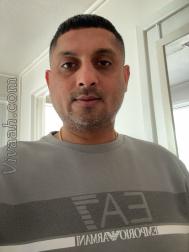 VVB8362  : Gursikh (Punjabi)  from  Crawley