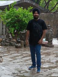 VVZ3233  : Gursikh (Punjabi)  from  Kanpur