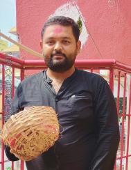 VVZ8763  : Sutar (Bengali)  from  Durgapur